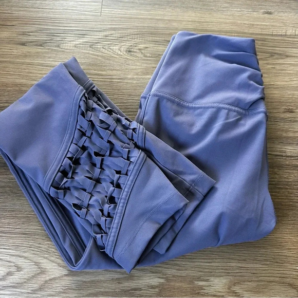 FP Movement Leggings Womens XS Purple Cut Out Leg Active Gym Free People Workout - Picture 1 of 9